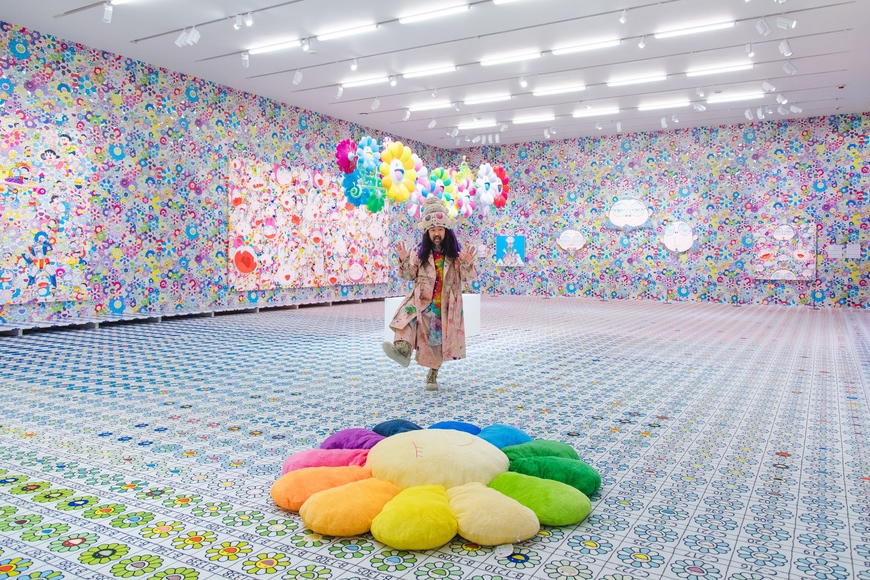 Takashi Murakami's Latest Exhibition Explores His Paradoxical Oeuvre -  Design Pataki