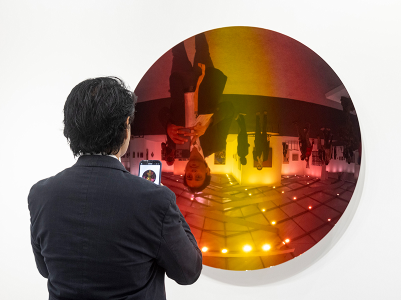 10-Artworks-At-India-Art-Fair-2023-Installation view of Anish Kapoor’s installation-Design-Pataki