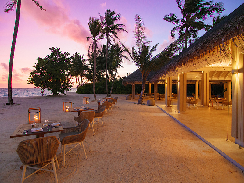 Baglioni-Resort-Maldives-Tropical-Spirit-Italian-Luxury-Design-Pataki