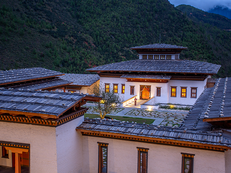 Bhutan-Luxurious-Mountain-Retreats-Design-Pataki