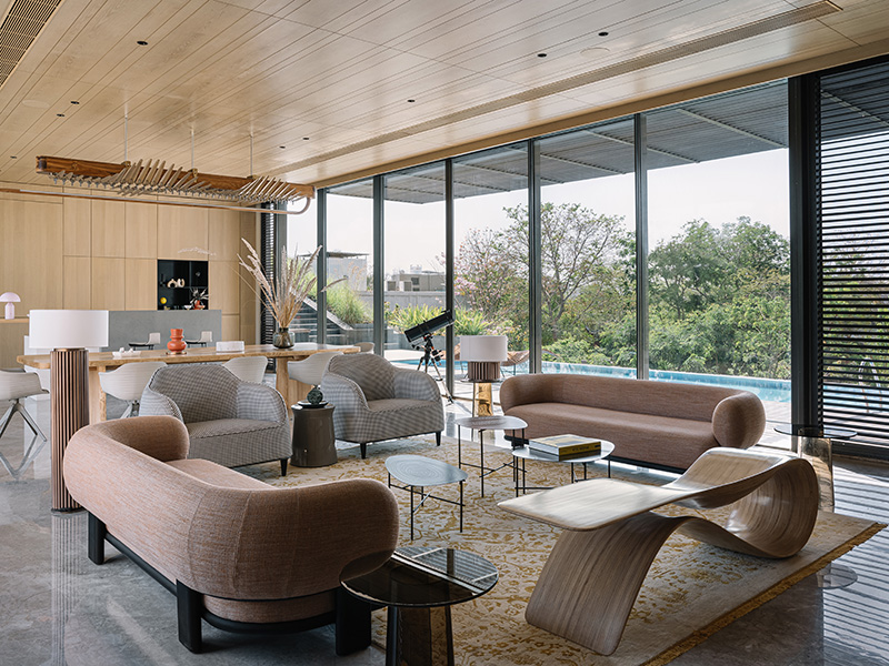 In-Ahmedabad-Two-Families-Stay-Connected-At-This-22,000-sq-ft-Home-Designed-For-Multigenerational-Living-02