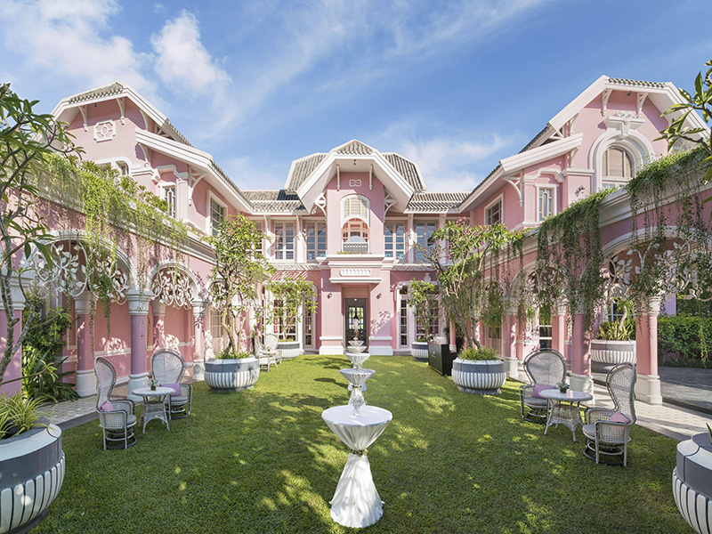 A-Utopian-World-Created-Through-Bill-Bensleys-Flamboyant-Design-JW-Marriott-Phu-Quoc-Emerald-Bay-Resort-Spa-06