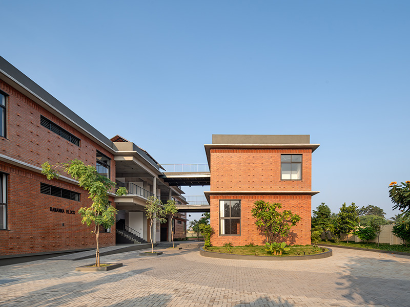 This-New-Complex-Of-The-National-School-of-Business-In-Bengaluru-Features-Biophilic-Elements-And-Climate-responsive-Architecture-02