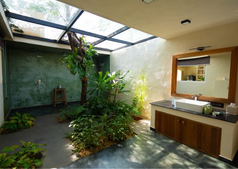 From lush biophilic accents to maximalist wallpapers, these bathroom trends weave indulgence into every detail. Dive into these bathrooms across India where style, whimsy, and wellness splash.