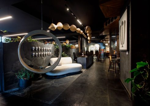IKKO Gallery melds art, architecture, and heritage. It poses as a sanctuary in Mumbai’s urban sprawl and champions slowness, sensory depth, and cultural memory through a design and curatorial lens.