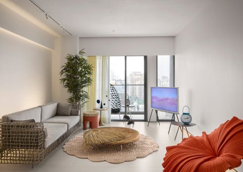 Nestled in Mumbai, Casa Fleur by Colab Company is a sunlit biophilic sanctuary where sculptural furniture and floral-inspired accents transform a home into a blooming masterpiece.