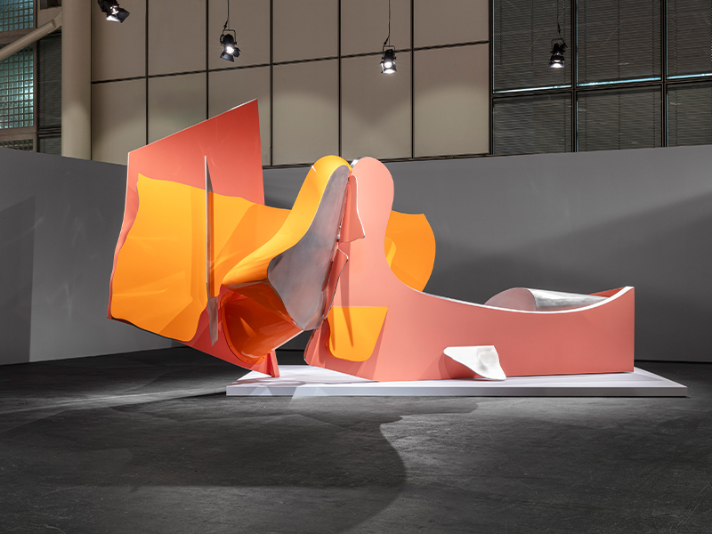 Installation view of ‘Midnight’ by Arlene Shechet, Painted Aluminium, 2024 (Image Credits: Sebastiano Pellion de Persano, © Arlene Shechet)