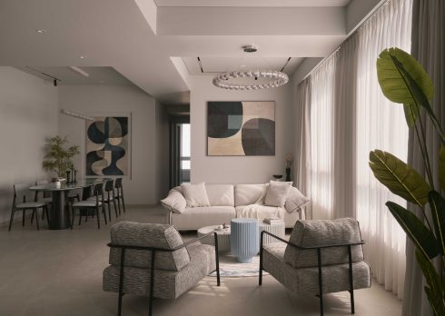 Headed by Studio Raha’s Rashi Lalaji Mehta and Shikha Shah, this Mumbai apartment blends coastal hues, a butterfly layout, and soulful details to evoke serenity through thoughtful, art-infused design.