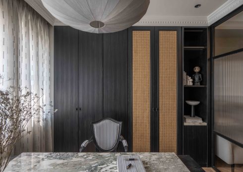These spatially balanced office spaces showcase smart design thinking, enriched with striking textures, bold colours, and Mid-Century accents, proving that small spaces can be truly spectacular.