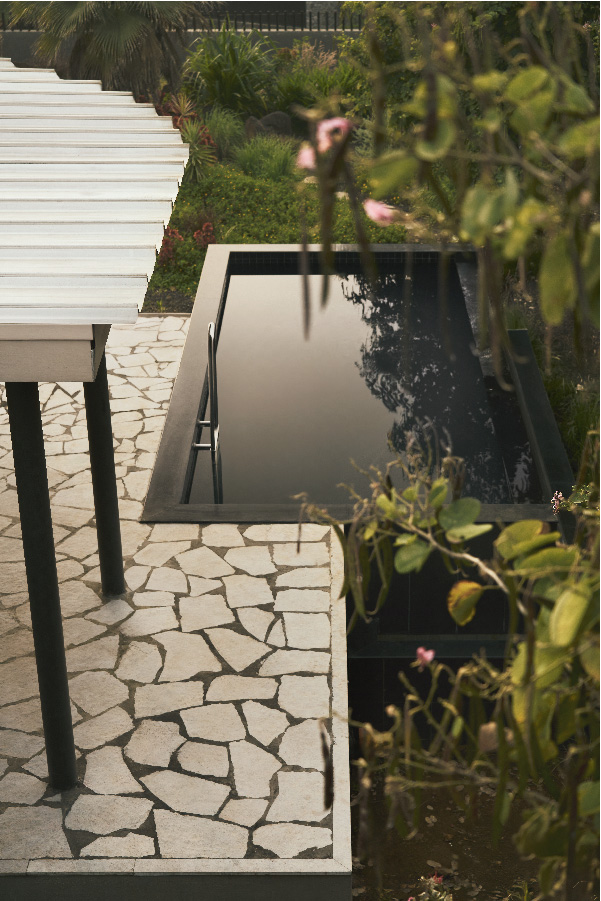 Ensuring that the point of contact between the ground and the pool remained unobtrusive was a key design choice. (Image Credit: Yadnyesh Joshi)