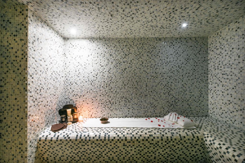In the opulent Crystal Suite, the indulgence begins with a soothing Hammam ritual. Image Credit: Residence Mauritius) 
