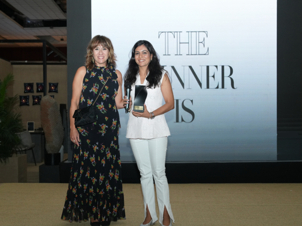 Simona De Franchi of Lema presented the Furniture & Product Design Award to Shriya Kolte of Waddle & Roo. (Image Credits: Design Pataki) 