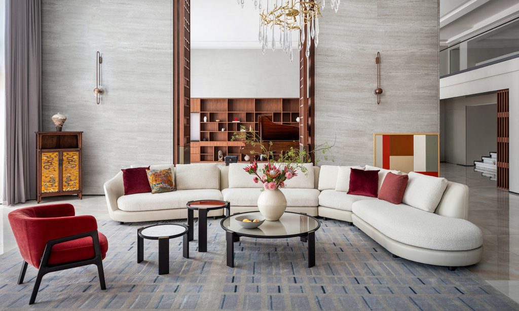 Softness meets sophistication. A full-length versatile sofa by Poltrona Frau, designed to adapt with ease and express personality in any interior setting. (Image Credits: Poltrona Frau) 