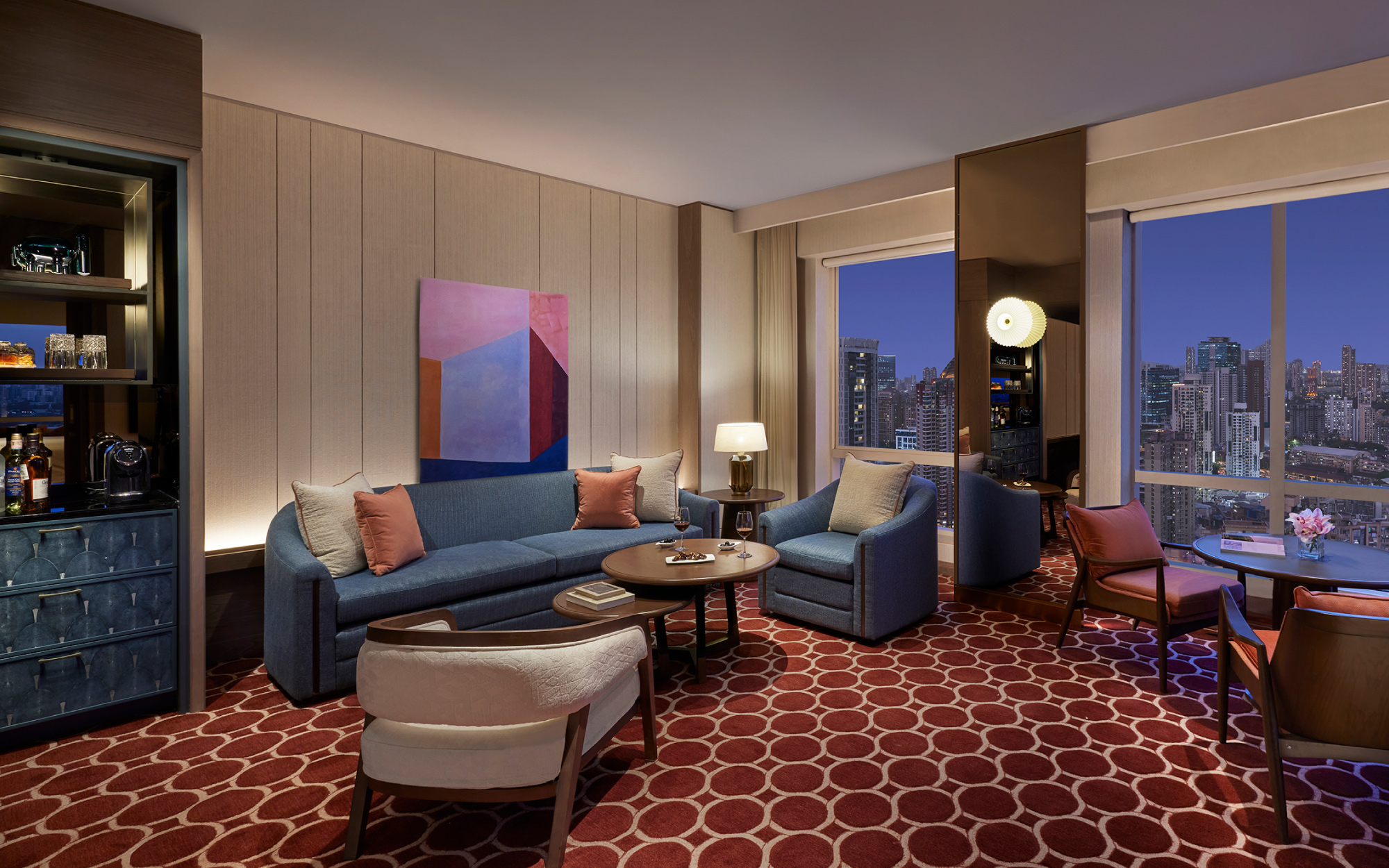 The Executive Suite at Four Seasons Mumbai. With 202 rooms and suites—each distinguished by its views—the accommodations feature state-of-the-art amenities. (Image Credit: Four Seasons Mumbai)