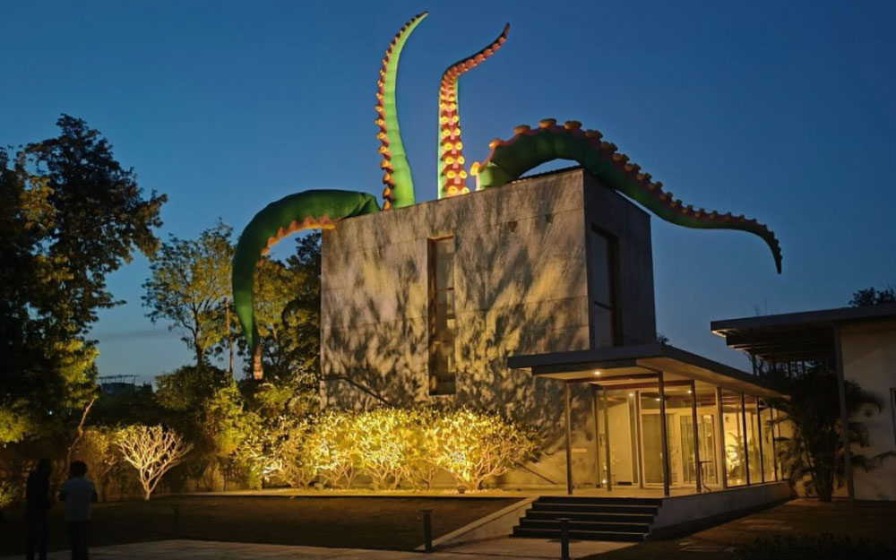 The real Party Monster (Image Credits: Maria Talib)