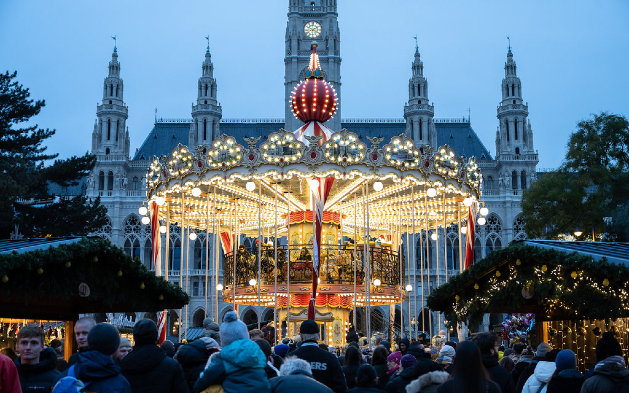 The Vienna Christmas Market at Rathausplatz is running from 14th November to 26th December 2025. (Image Credits: stadtwienmarketing + Johannes Wiedl Bild)
