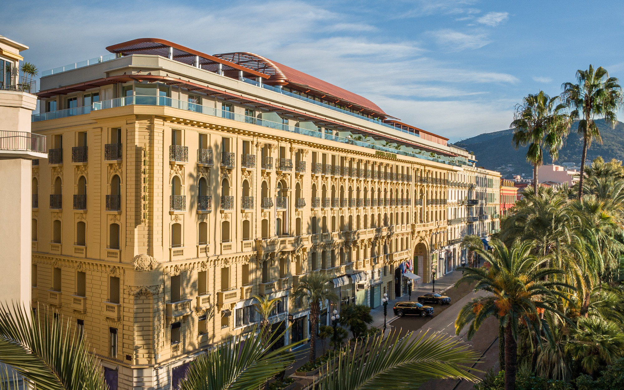 Anantara Plaza Nice Hotel marries its neoclassical façade with sleek contemporary lines, standing proudly along the Promenade des Anglais. (Image Credits: Anantara Plaza Nice Hotel)