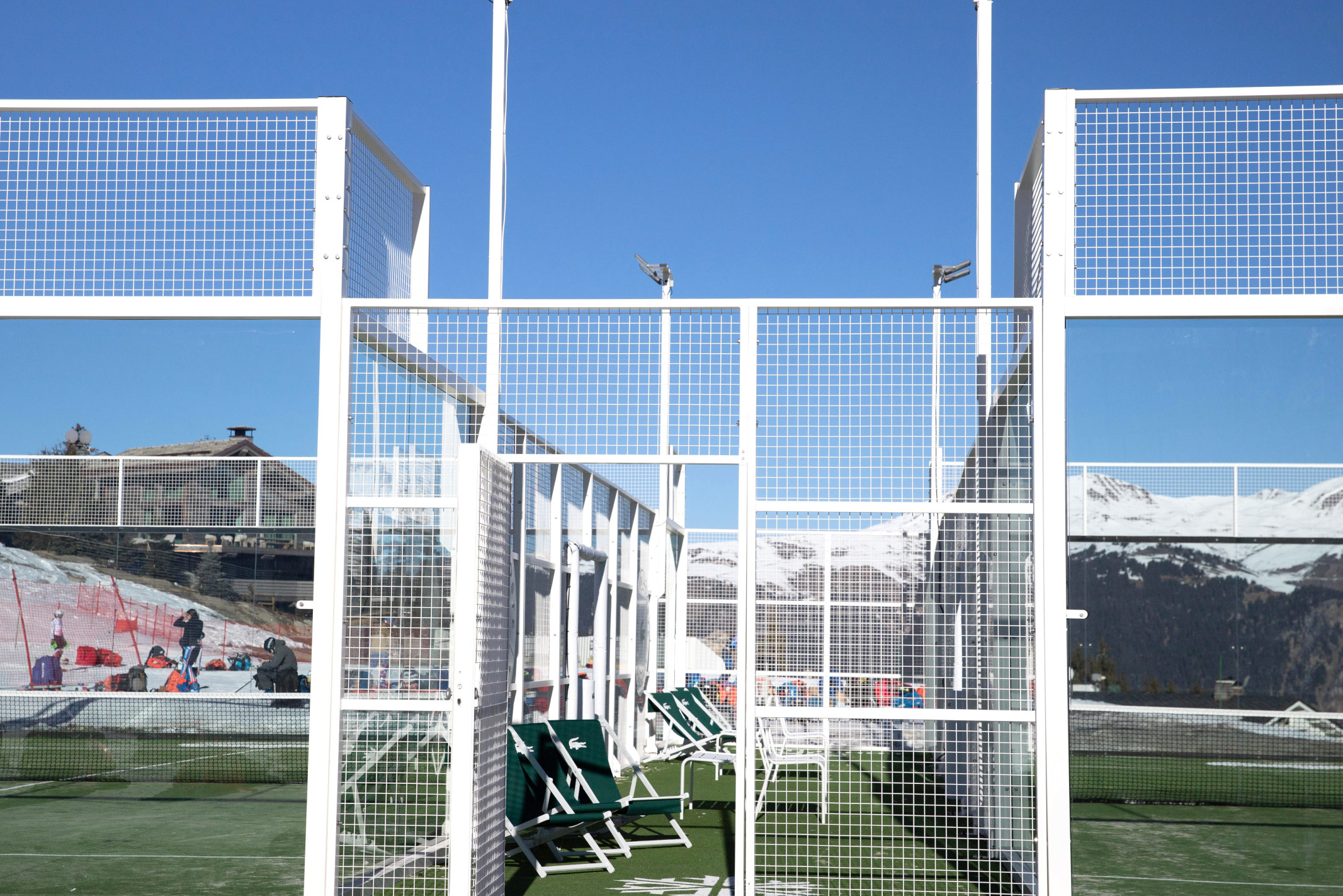 Clean-lined padel courts framed by mountain views at Courchevel 1850. (Image Credits: Arthur Dojat)