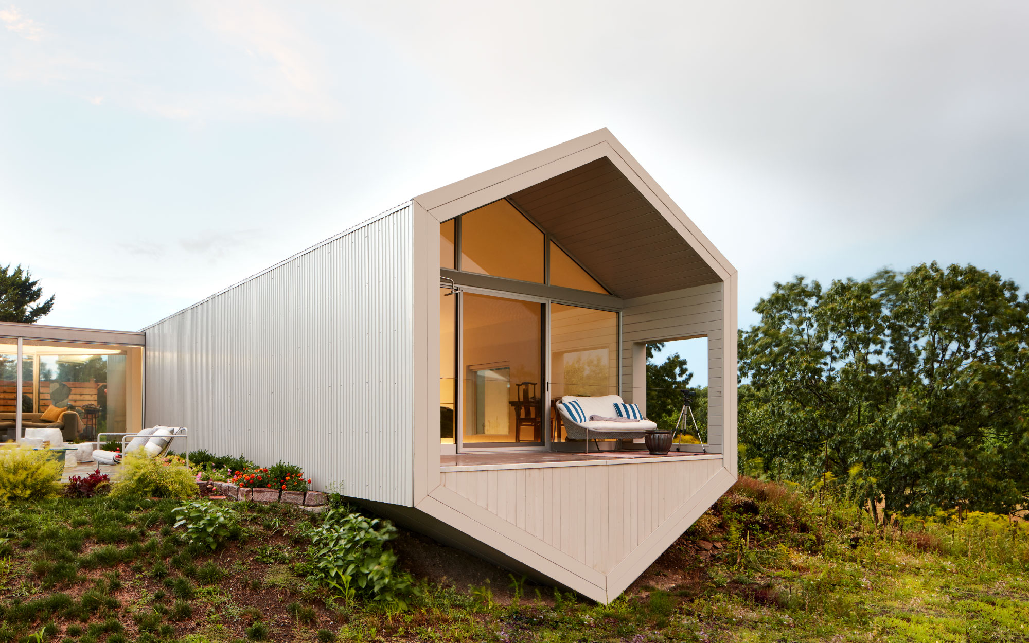 A minimalist weekend home in Salt Point, New York, designed in collaboration with artist Ai Weiwei. (Image Credits: Ashok Sinha)