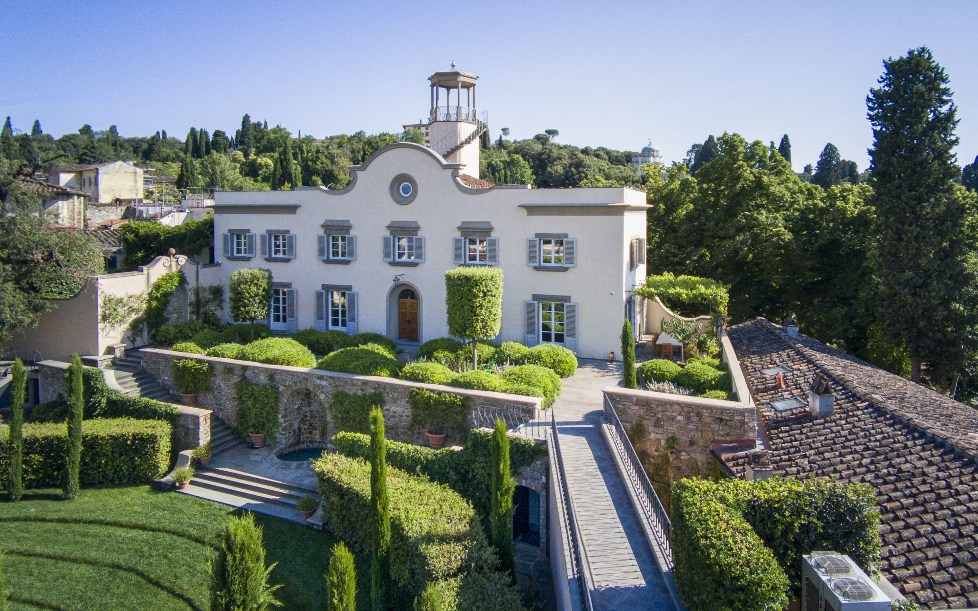 Comprising two distinct villas, Villa Petrucci is designed for those seeking space, privacy, and seamless service. (Image credits: Mandarin Oriental Exceptional Homes)