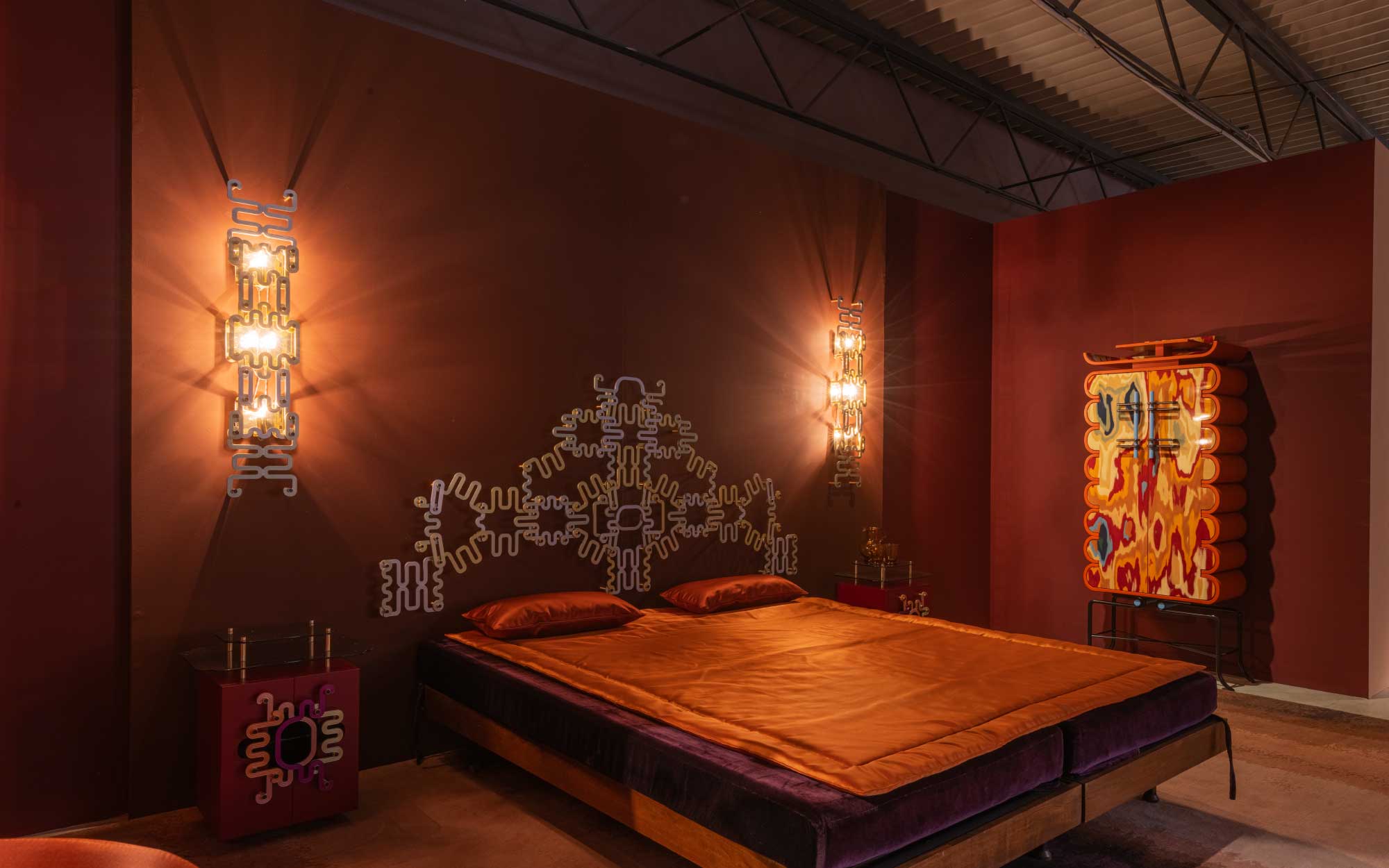 The penthouse bedroom unfolds as a layered composition of ornament, craft, and material contrast, where bespoke furnishings, vintage accents, and contemporary design converge. (Image Credits: Alejandro Ramírez Orozco)