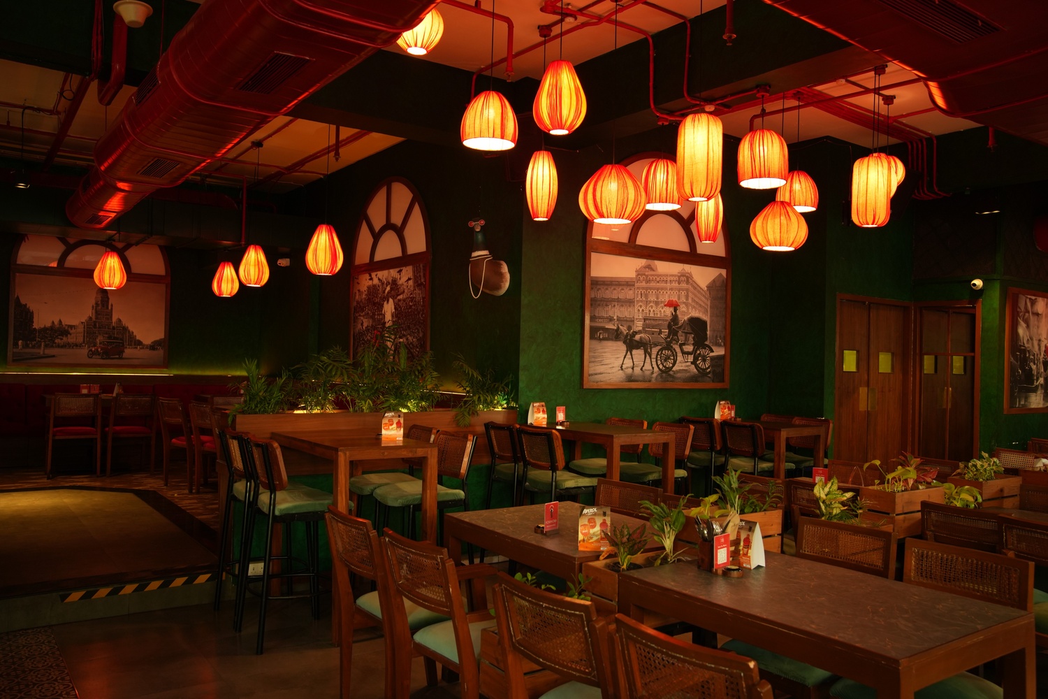 Kona Kona, Andheri East: Mona Singh